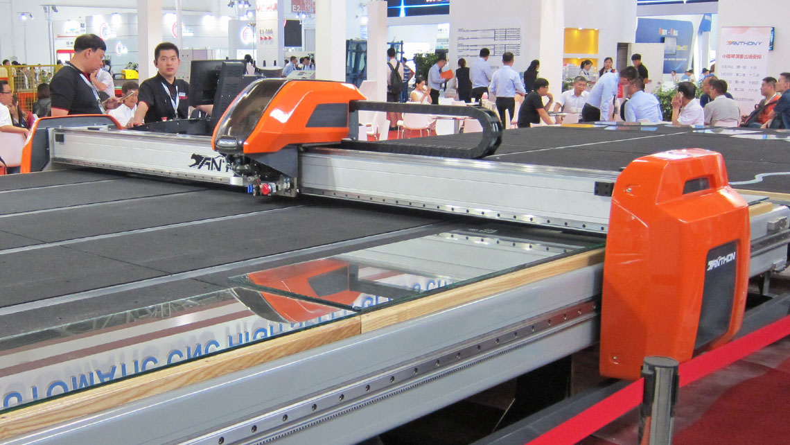 AMV Design Yinrui Antony macchina lavorazione e taglio vetro  glass Cutting machine
